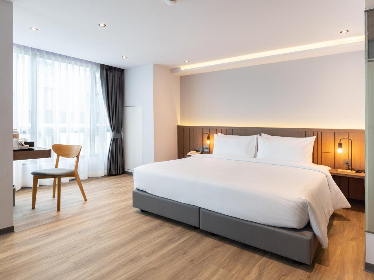Pure Eleven Hotel Bangkok Makkasan Exterior foto
